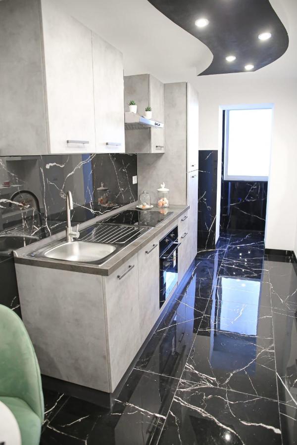 The Marble House Apartment Bari Bagian luar foto