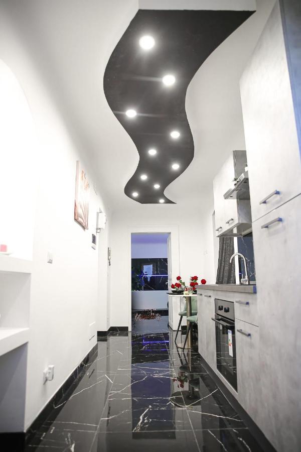 The Marble House Apartment Bari Bagian luar foto