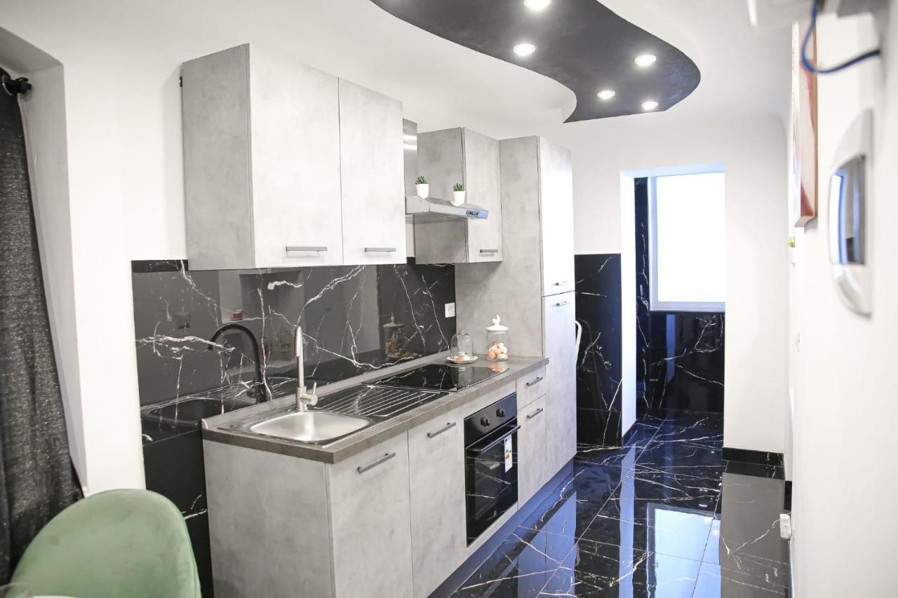 The Marble House Apartment Bari Bagian luar foto